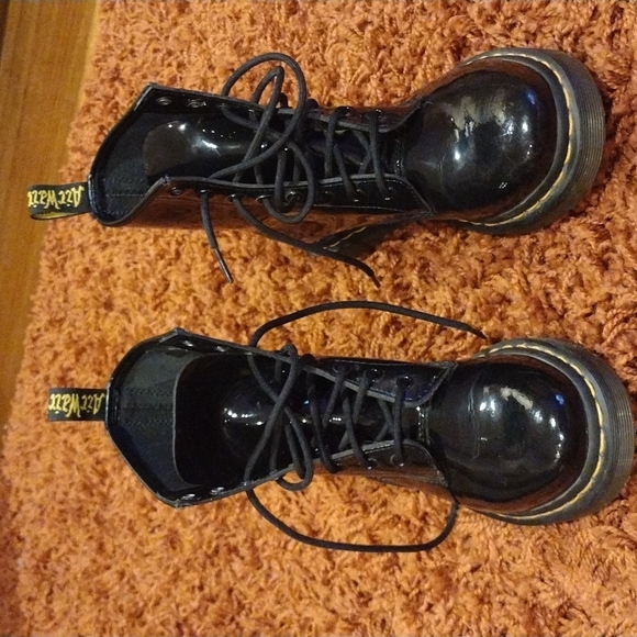 Patent leather Doc Martens - Picture 2 of 5